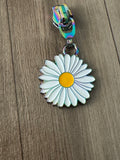 Daisy Zipper Pull - Exclusive Design