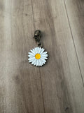 Daisy Zipper Pull - Exclusive Design